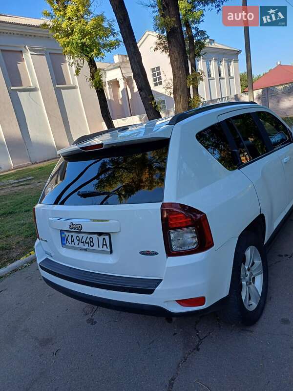 Внедорожник / Кроссовер Jeep Compass 2014 в Каменском
