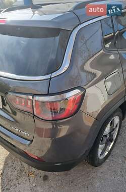 Внедорожник / Кроссовер Jeep Compass 2018 в 