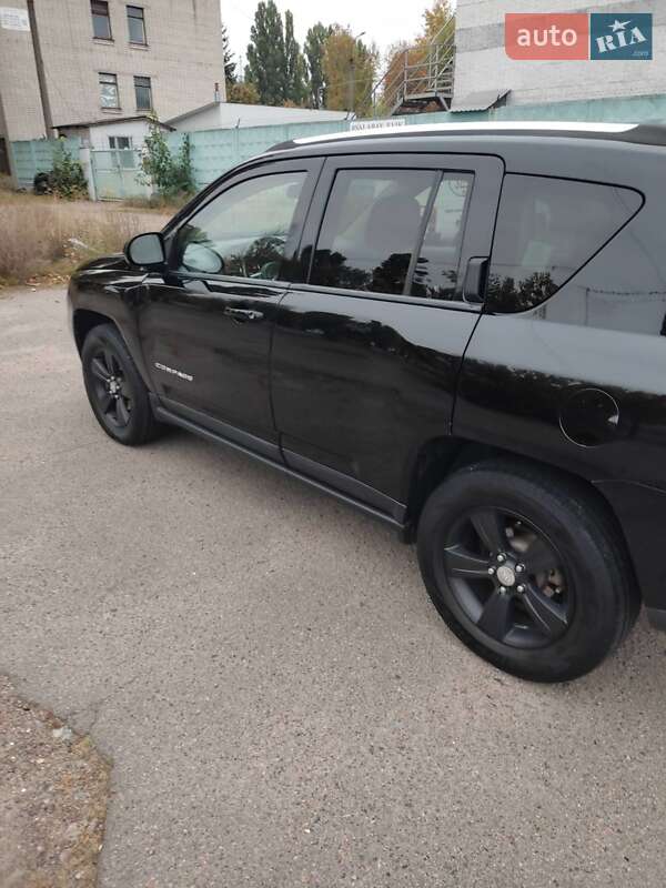 Внедорожник / Кроссовер Jeep Compass 2015 в Черкассах