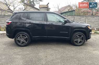 Позашляховик / Кросовер Jeep Compass 2017 в Києві