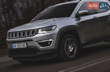 Внедорожник / Кроссовер Jeep Compass 2018 в 