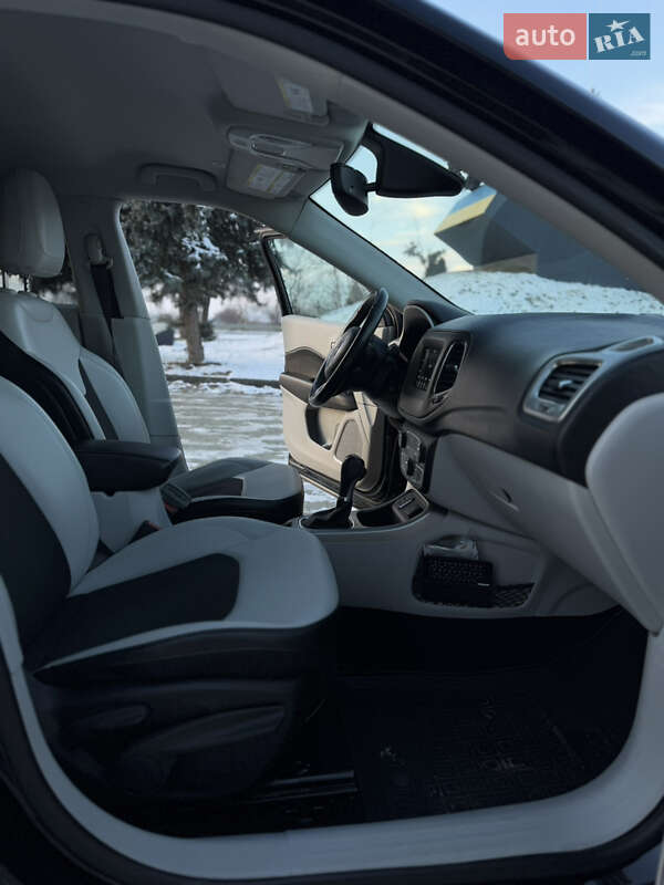 Внедорожник / Кроссовер Jeep Compass 2019 в Дубно