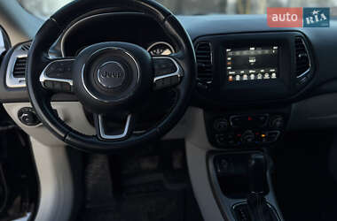 Внедорожник / Кроссовер Jeep Compass 2019 в 