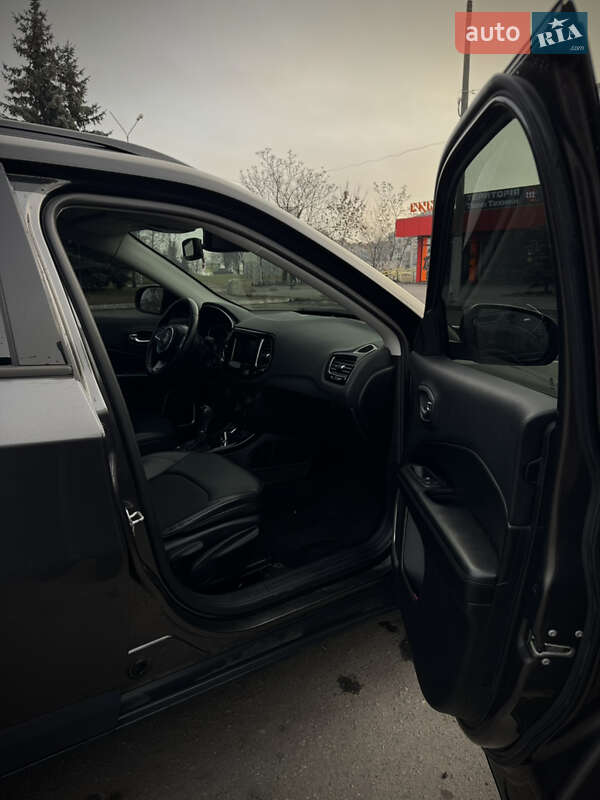 Внедорожник / Кроссовер Jeep Compass 2018 в Терновке