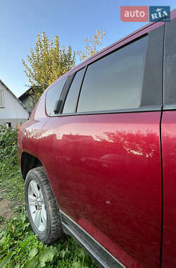 Позашляховик / Кросовер Jeep Compass 2012 в 