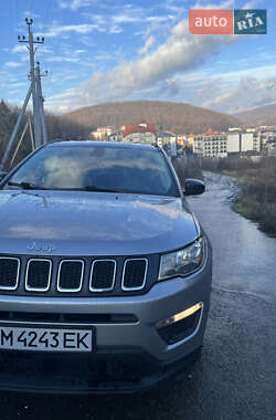 Внедорожник / Кроссовер Jeep Compass 2018 в 