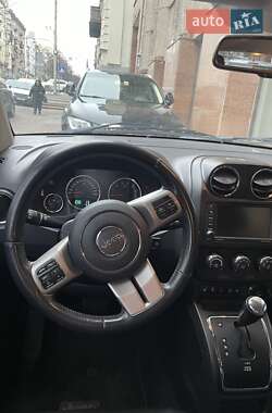 Внедорожник / Кроссовер Jeep Compass 2012 в Киеве