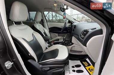 Внедорожник / Кроссовер Jeep Compass 2018 в 