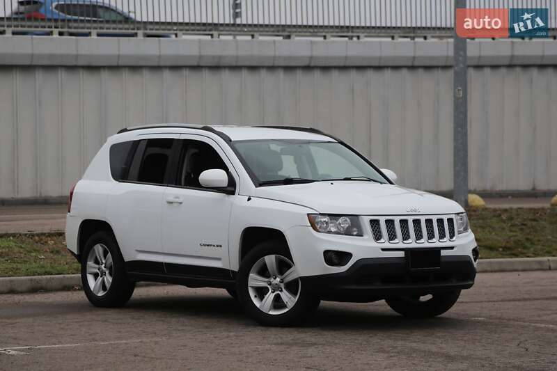 Внедорожник / Кроссовер Jeep Compass 2014 в 