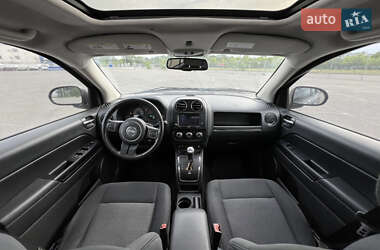 Внедорожник / Кроссовер Jeep Compass 2012 в 