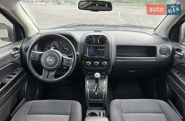Внедорожник / Кроссовер Jeep Compass 2012 в 