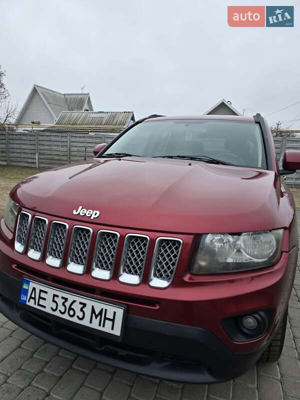 Внедорожник / Кроссовер Jeep Compass 2014 в 