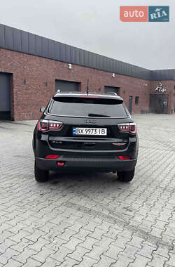 Внедорожник / Кроссовер Jeep Compass 2018 в 