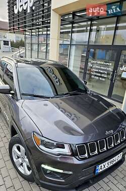 Внедорожник / Кроссовер Jeep Compass 2018 в 