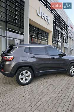 Внедорожник / Кроссовер Jeep Compass 2018 в 