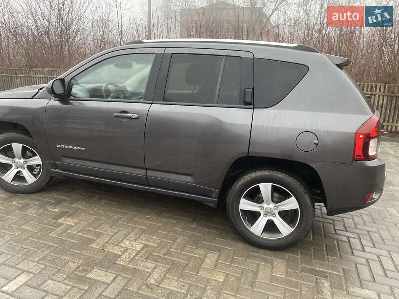 Внедорожник / Кроссовер Jeep Compass 2016 в Киеве