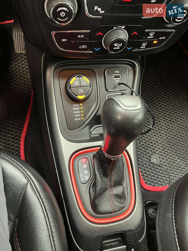Внедорожник / Кроссовер Jeep Compass 2018 в Киеве
