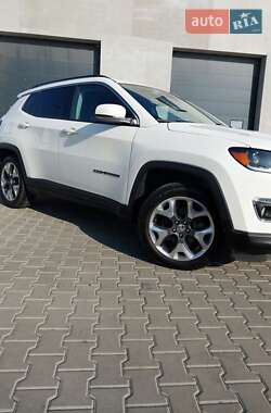 Внедорожник / Кроссовер Jeep Compass 2018 в 
