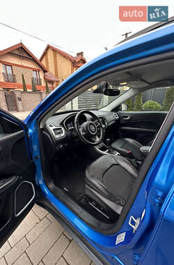 Внедорожник / Кроссовер Jeep Compass 2017 в 