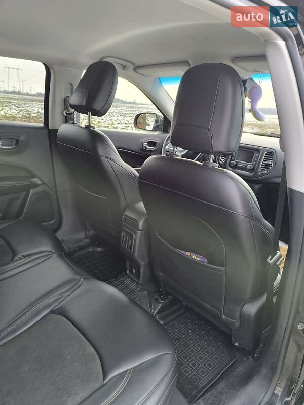 Внедорожник / Кроссовер Jeep Compass 2017 в Киеве фото 13 Внедорожник / Кроссовер Jeep Compass 2017 в Киеве
