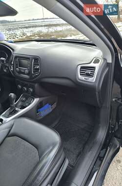 Внедорожник / Кроссовер Jeep Compass 2017 в 