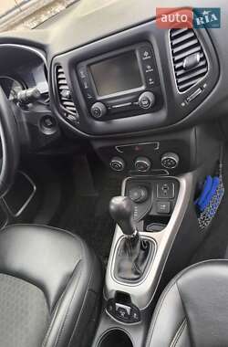 Внедорожник / Кроссовер Jeep Compass 2017 в 