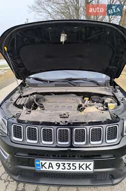 Внедорожник / Кроссовер Jeep Compass 2017 в 