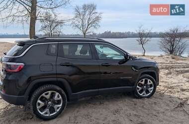 Внедорожник / Кроссовер Jeep Compass 2018 в 