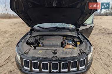 Внедорожник / Кроссовер Jeep Compass 2018 в 