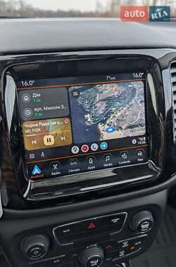 Внедорожник / Кроссовер Jeep Compass 2018 в 