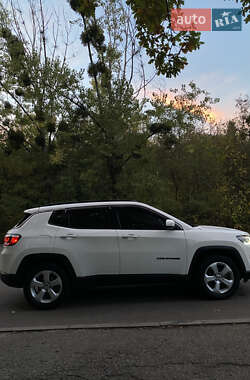 Внедорожник / Кроссовер Jeep Compass 2020 в 