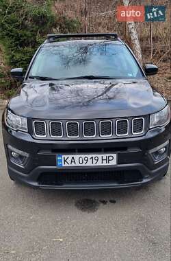 Внедорожник / Кроссовер Jeep Compass 2018 в 