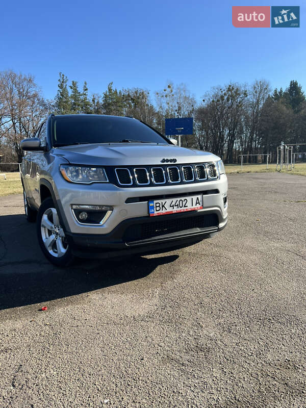 Внедорожник / Кроссовер Jeep Compass 2018 в Олевске