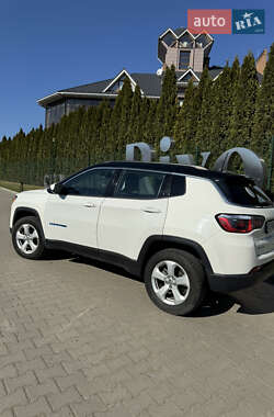 Внедорожник / Кроссовер Jeep Compass 2017 в 