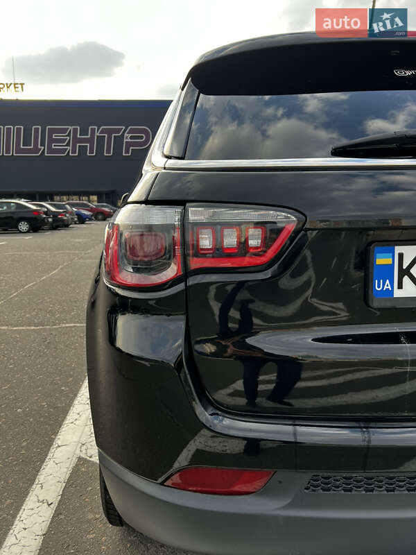 Внедорожник / Кроссовер Jeep Compass 2019 в Киеве