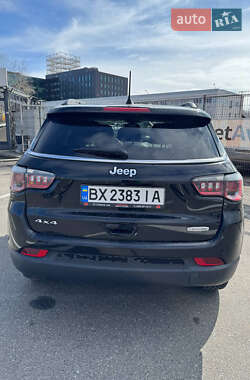 Внедорожник / Кроссовер Jeep Compass 2018 в 