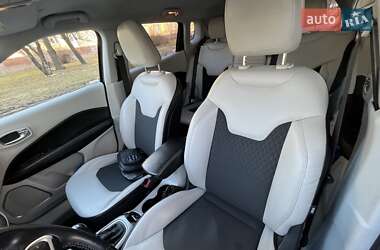 Внедорожник / Кроссовер Jeep Compass 2018 в 