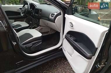 Внедорожник / Кроссовер Jeep Compass 2019 в 