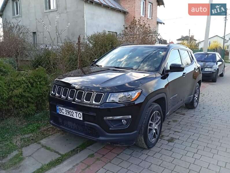 Внедорожник / Кроссовер Jeep Compass 2019 в 
