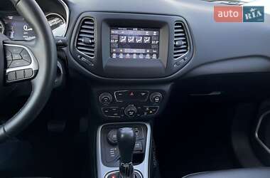 Внедорожник / Кроссовер Jeep Compass 2017 в 
