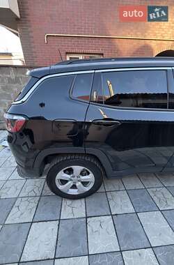 Внедорожник / Кроссовер Jeep Compass 2018 в 