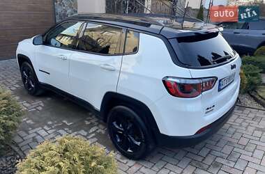 Внедорожник / Кроссовер Jeep Compass 2018 в 