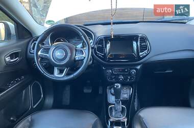 Внедорожник / Кроссовер Jeep Compass 2018 в 