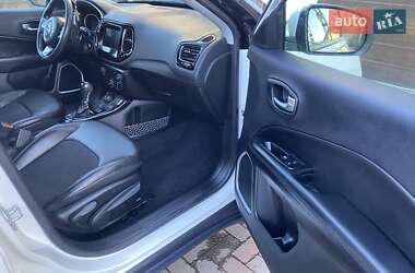 Внедорожник / Кроссовер Jeep Compass 2018 в 
