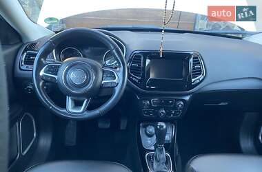 Внедорожник / Кроссовер Jeep Compass 2018 в 