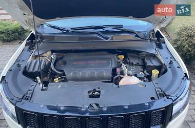 Внедорожник / Кроссовер Jeep Compass 2018 в 