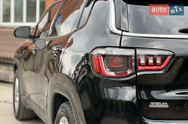 Внедорожник / Кроссовер Jeep Compass 2022 в 