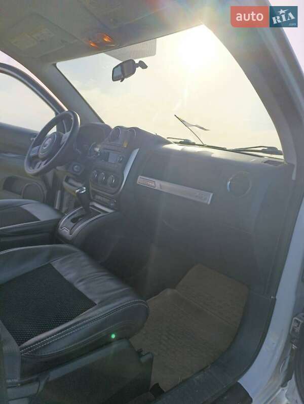 Внедорожник / Кроссовер Jeep Compass 2014 в Очакове
