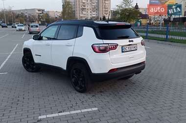 Внедорожник / Кроссовер Jeep Compass 2018 в 