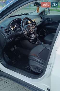 Внедорожник / Кроссовер Jeep Compass 2018 в 